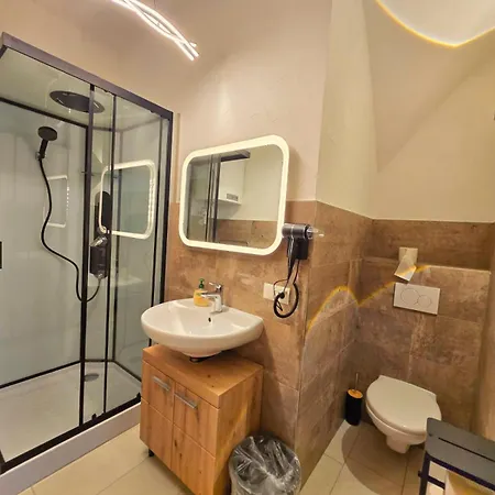 New Two-bedroom In The Old Town * Hall in Tirol